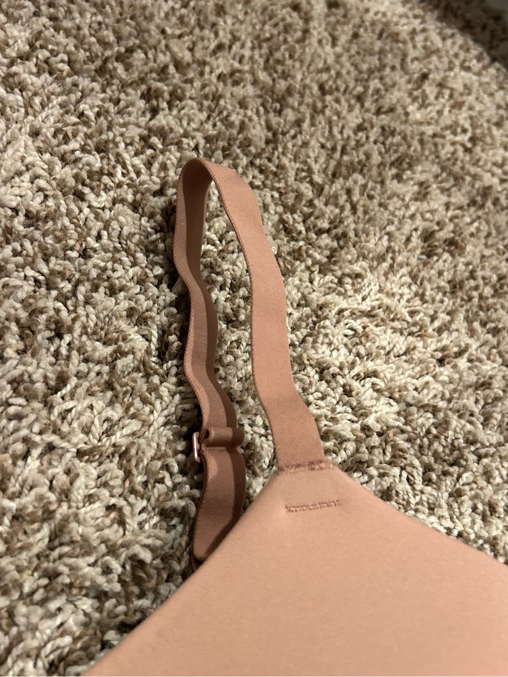 SKIMS Nude Bra - Picture 5 of 11